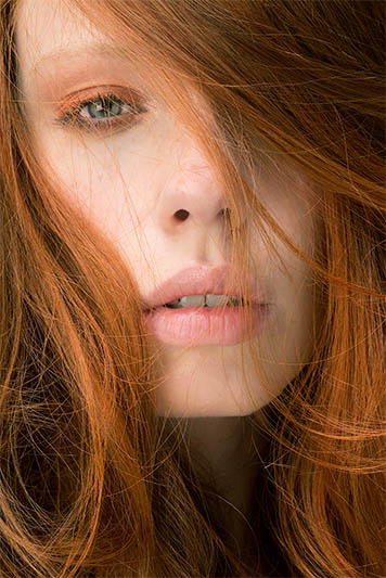 Catálogo colección Kosswell Haircare - Modelo pelirroja Judit Civit - Fotógrafo Hector Rubio - Thumblnail